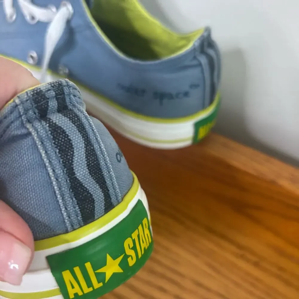 Converse All Star Crayola Kids Size 6 blue sneaker shoe